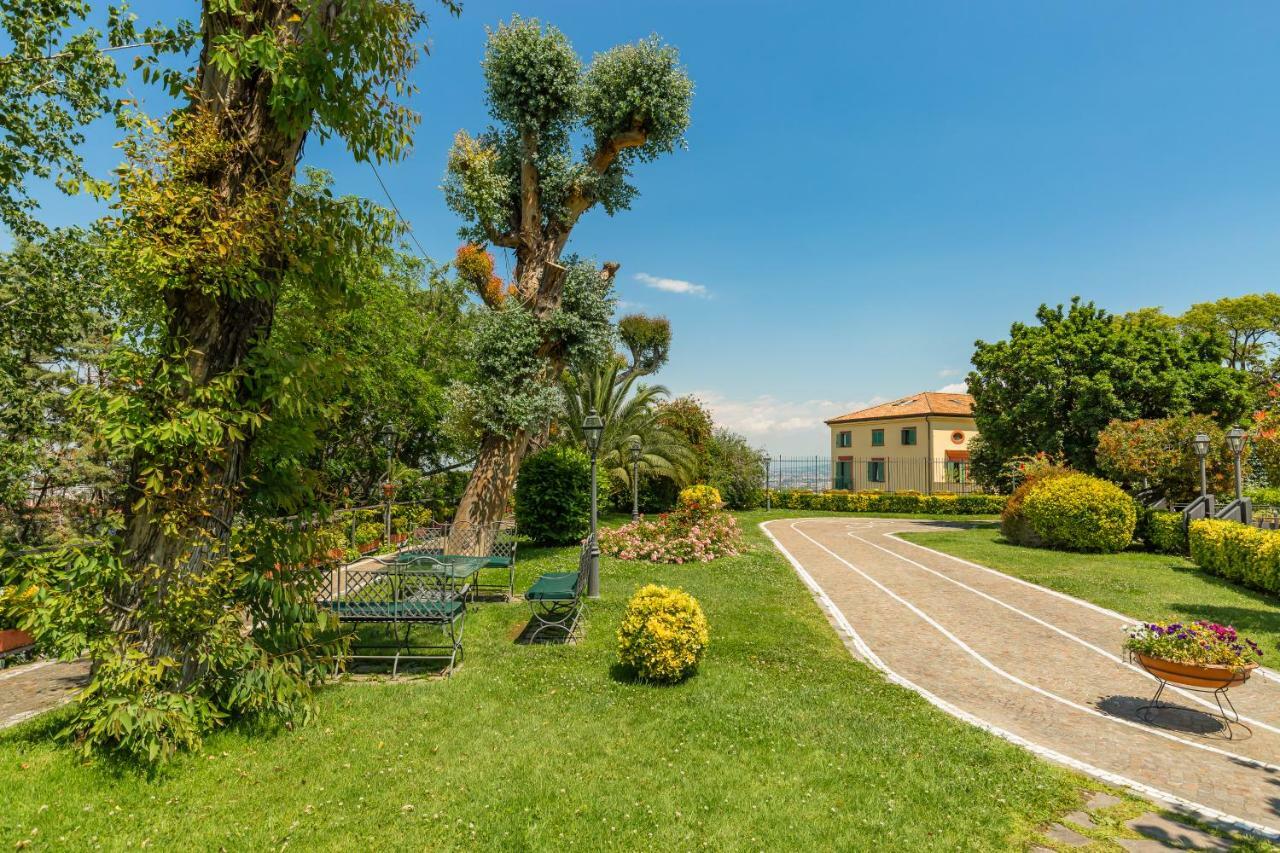 Culture Hotel Villa Capodimonte Неаполь Экстерьер фото